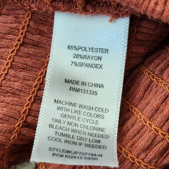 Walking on Sunshine Coral Romper / Jumpsuit (Juniors- Small) - Picture 7 of 8